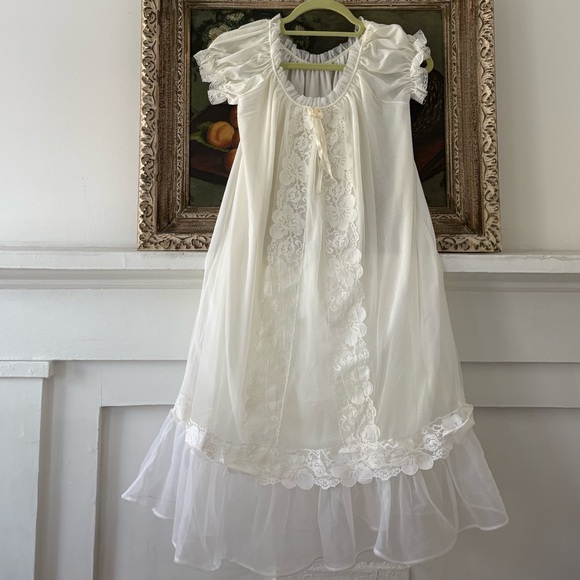 Vintage White and Cream Lace Slip & Robe - Picture 8 of 8